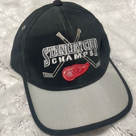 ‼️RARE‼️ **VINTAGE** Starter 1998 Detroit Red Wing Championship Hat - Picture 1 of 6